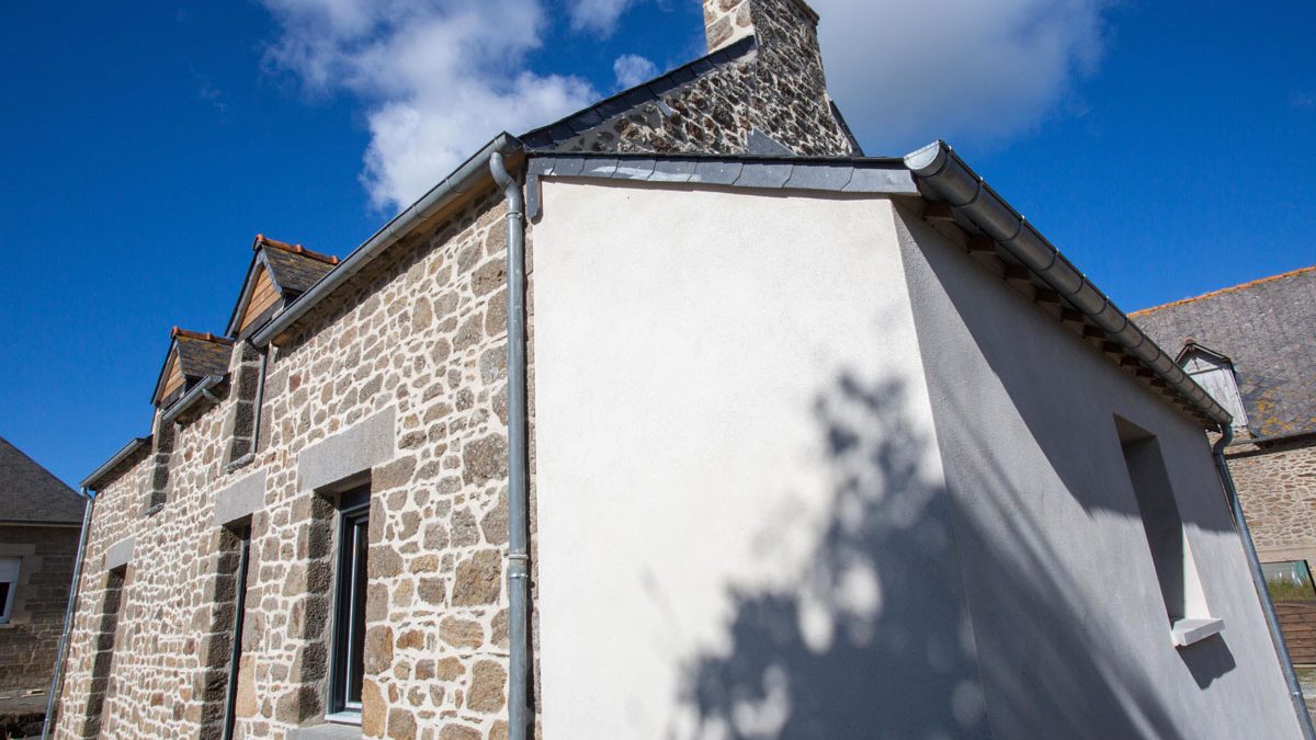 Extension d'une maison et rejointoiement des façades à Saint-Méloir-des-Ondes